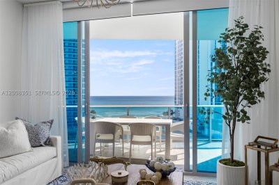 Aurora Apt #802
