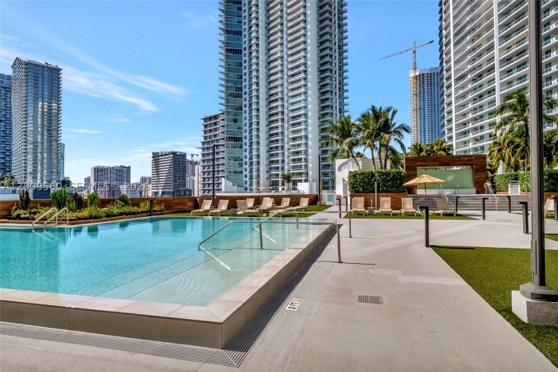 Comprar apartamento no Wind by Neo 1703
