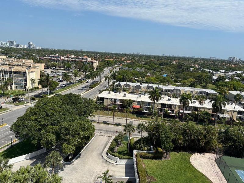Condo for sale at Olympus Towers 1003