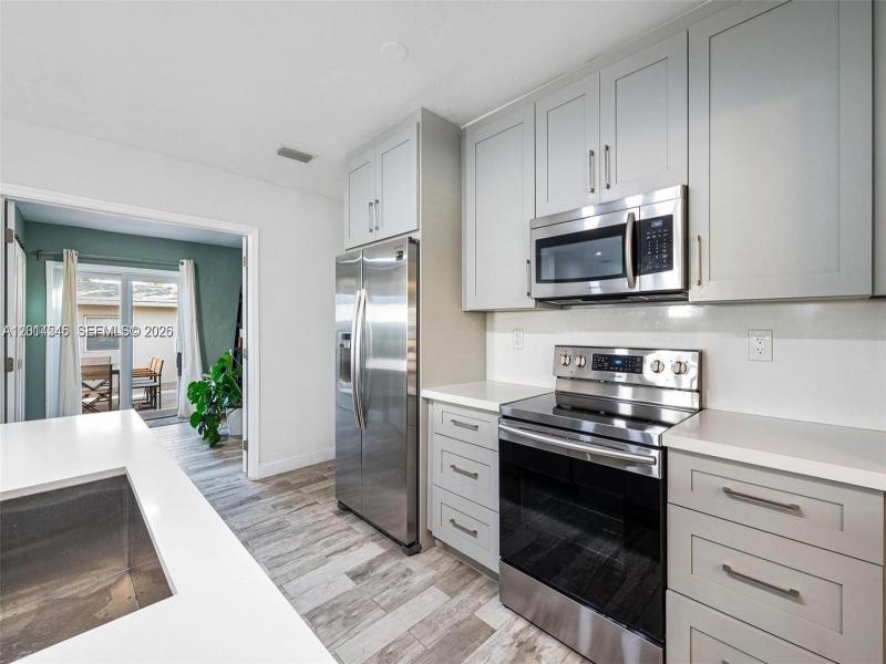 Property photo # 6