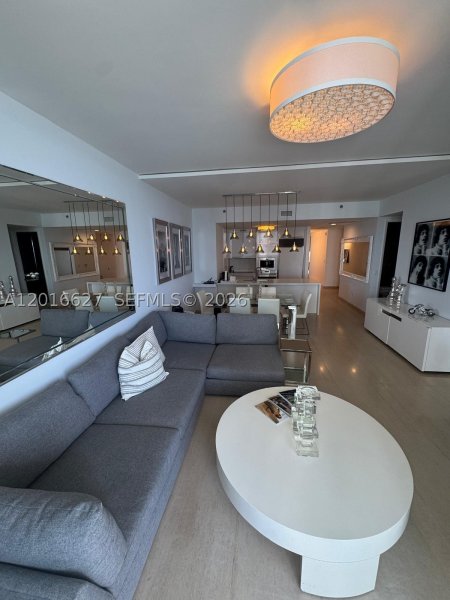 Comprar apartamento en Trump Tower One 1002