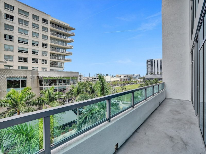 Condo for sale at Midtown Miami 4 M0503