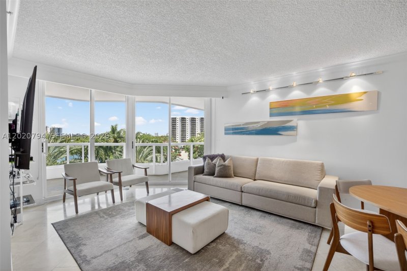 Apartment for rent at North Tower at The Point 605
