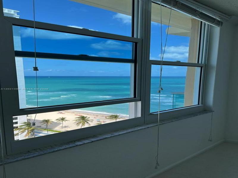 Condo for sale at The Wave Condo 1603