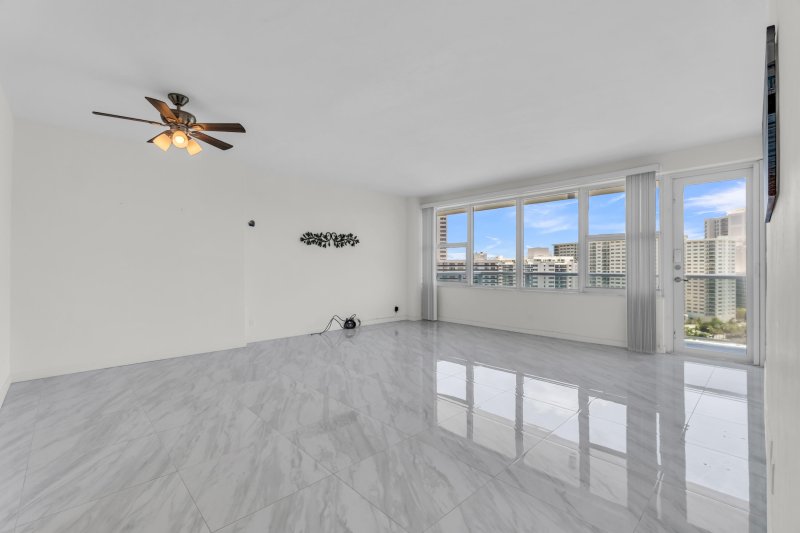 Condo for sale at Coral Ridge Towers East 1711