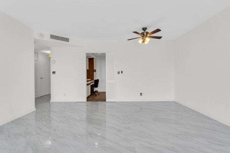 Condo for sale at Coral Ridge Towers East 1711