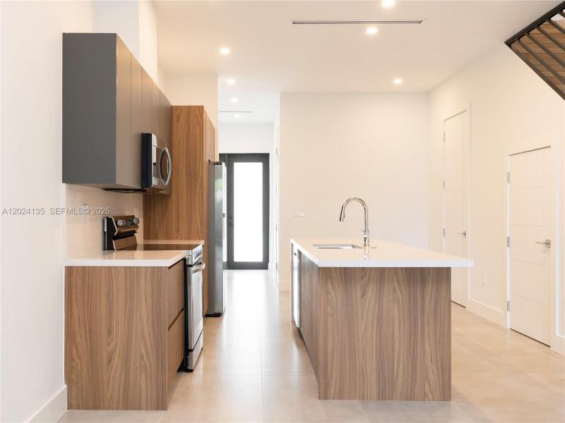Property photo # 7