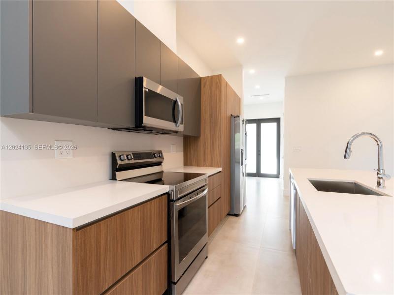 Property photo # 9