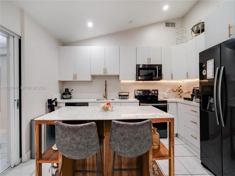 Property photo # 6