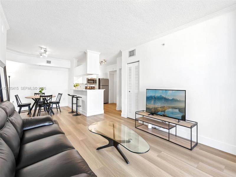 Comprar apartamento en Porto Bellagio 2808