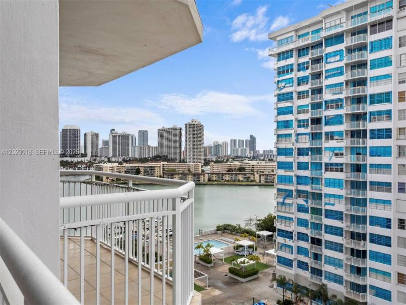 Condo for sale at Del Prado South Tower 1105