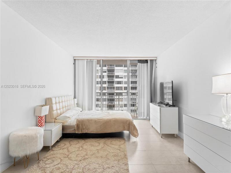 Condo for sale at Del Prado South Tower 1105
