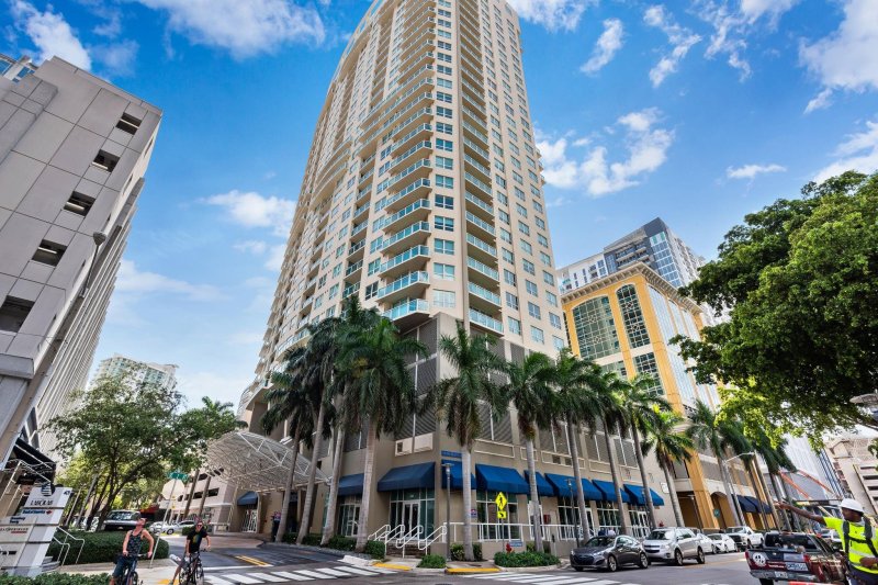 Condo for sale at 350 Las Olas Place 2280