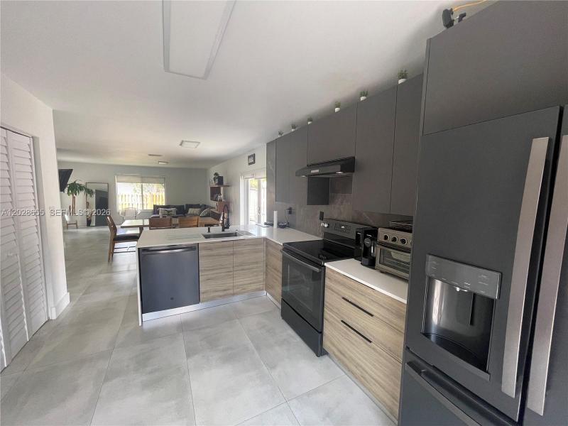 Property photo # 9