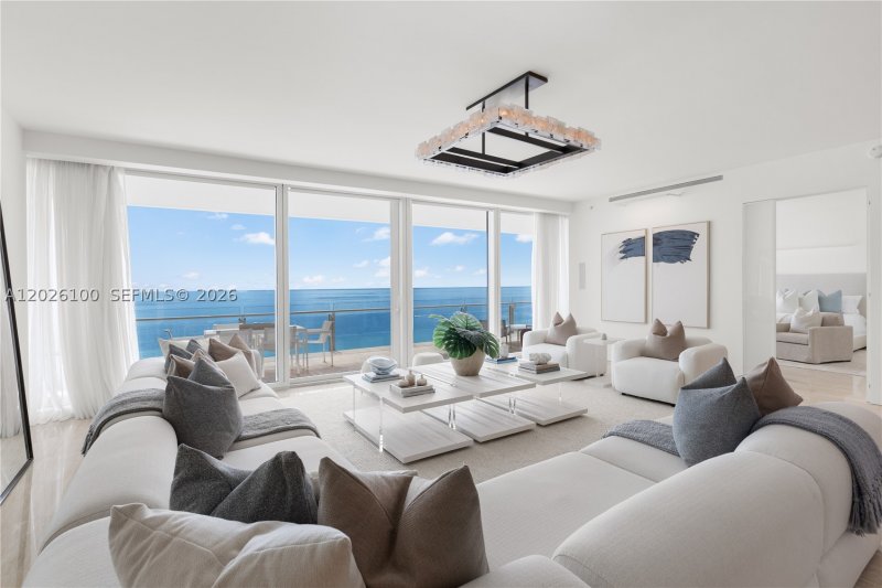 Comprar apartamento no The Surf Club Four Seasons Condo & Hotel S-1003
