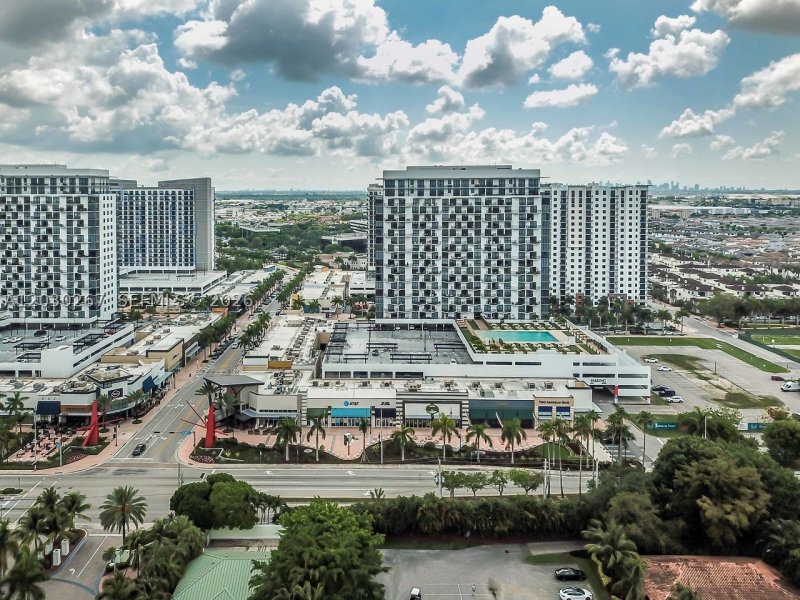 Apartment for rent at 5252 Paseo Doral 1509