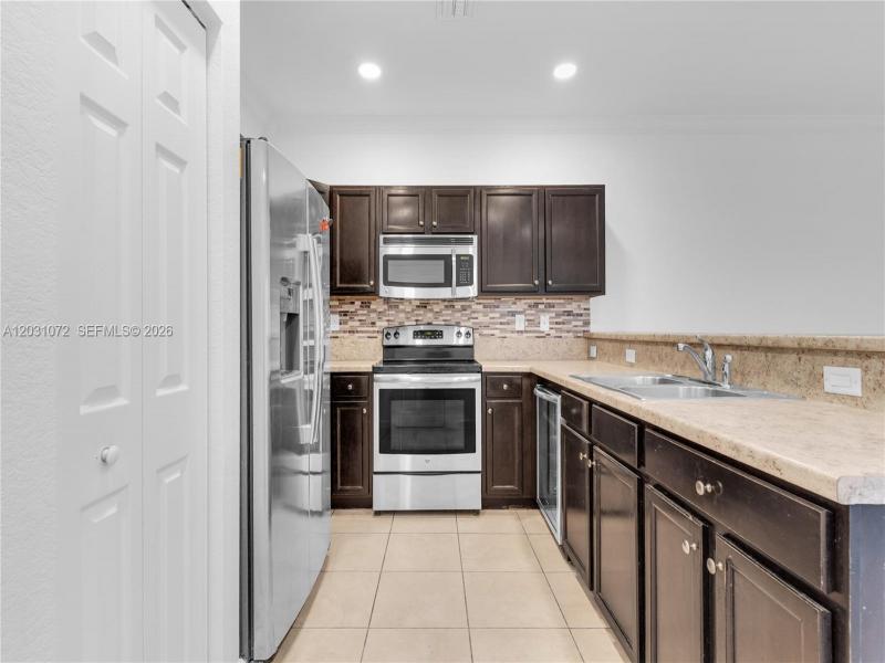 Property photo # 9
