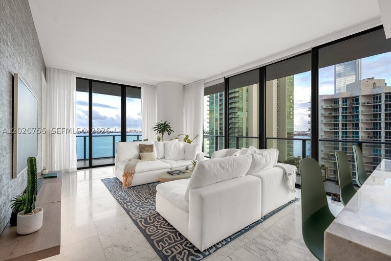 Apartment for rent at Gran Paraiso 1701