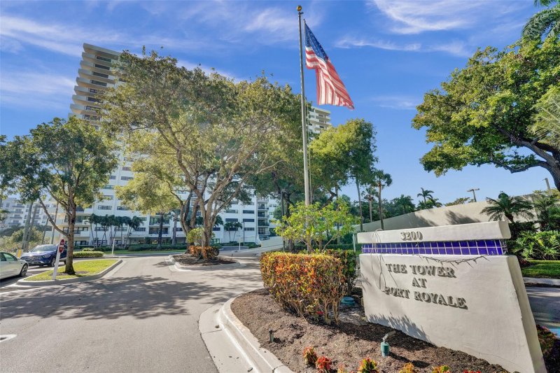 Condo for sale at The Tower at Port Royale 905