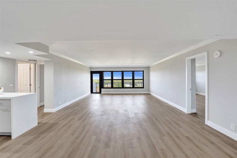 Condo for sale at The Tower at Port Royale 905