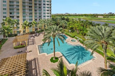 Duo Condo Apt #501E
