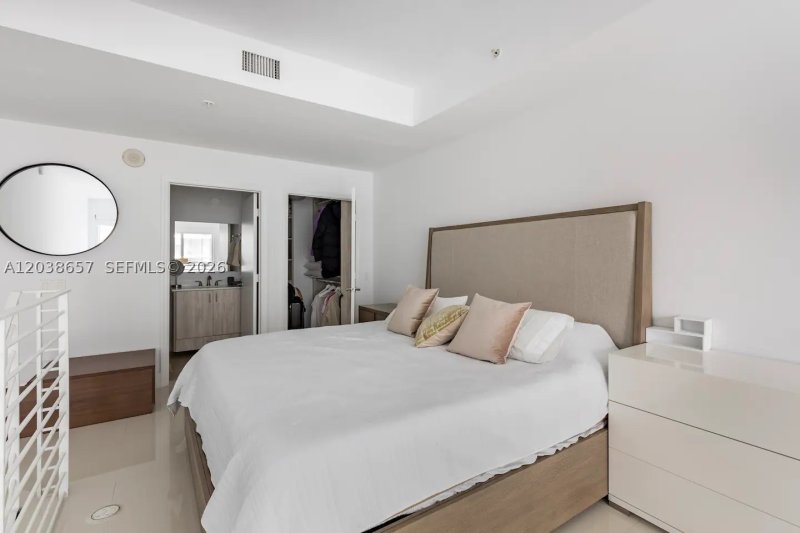 Apartment for rent at Infinity on Brickell 1412