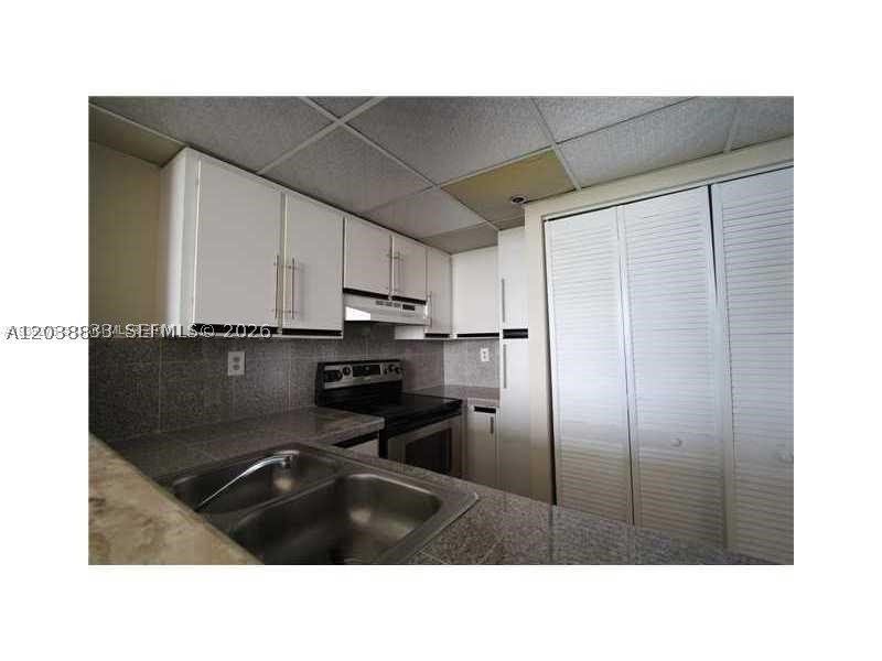 Apartment for rent at Brickell Key Two 918