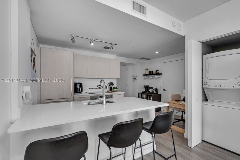 Aluguel de apartamento no Paraiso Bayviews 3704