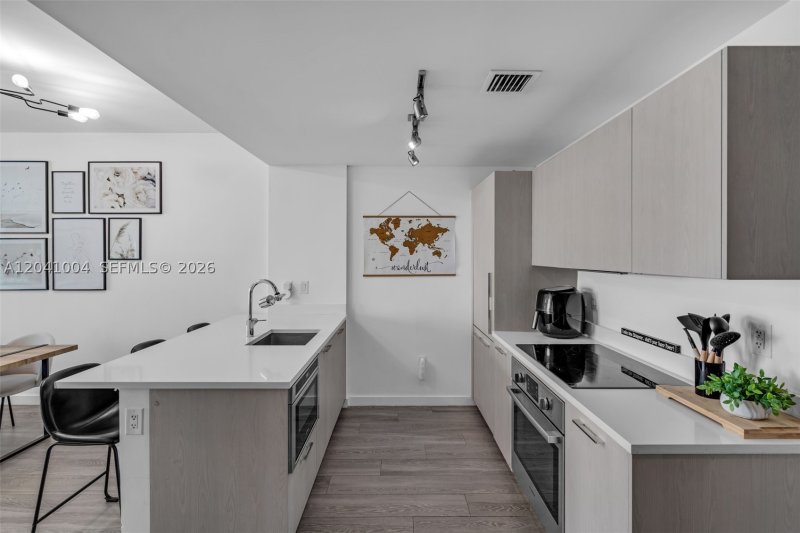 Aluguel de apartamento no Paraiso Bayviews 3704