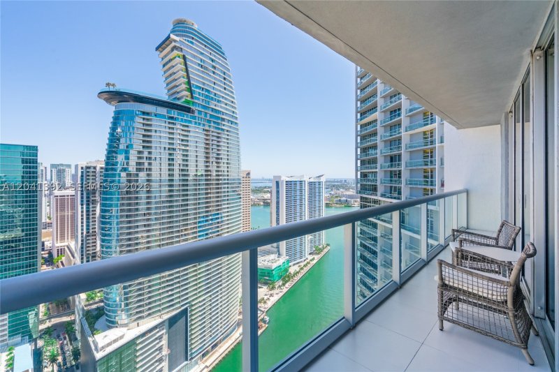 Icon Brickell Tower I Apt #4715
