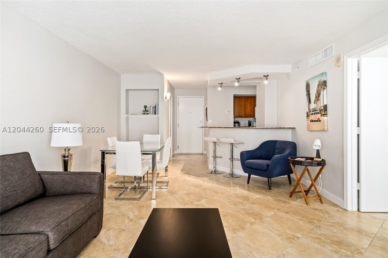 Comprar apartamento no The Collins Condo 1012