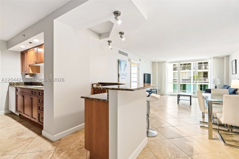 Comprar apartamento no The Collins Condo 1012