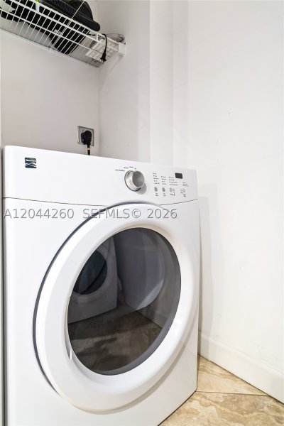 Comprar apartamento no The Collins Condo 1012