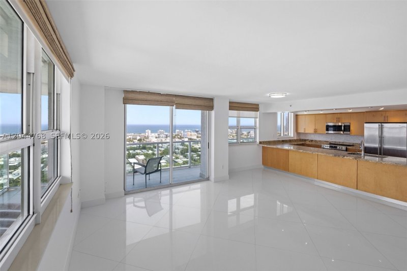 Apartment for rent at Floridian 2912