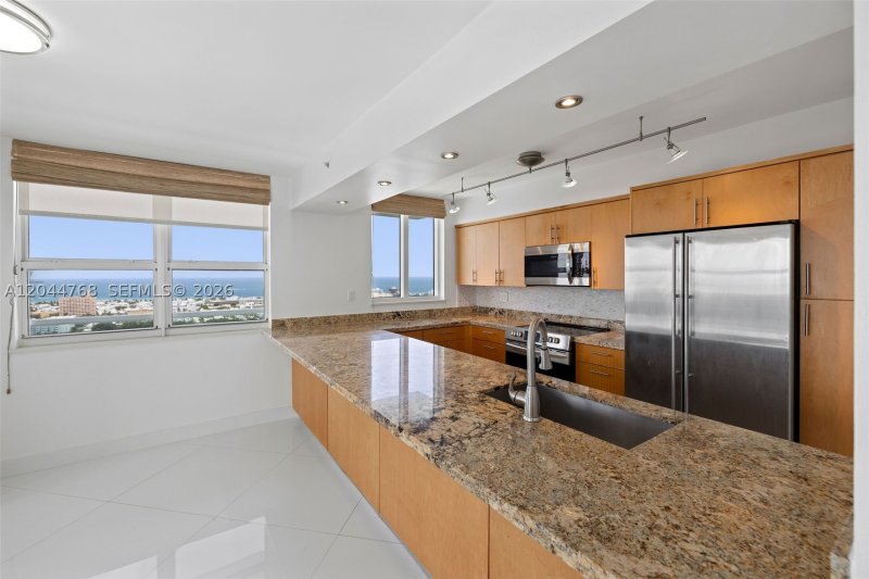 Apartment for rent at Floridian 2912