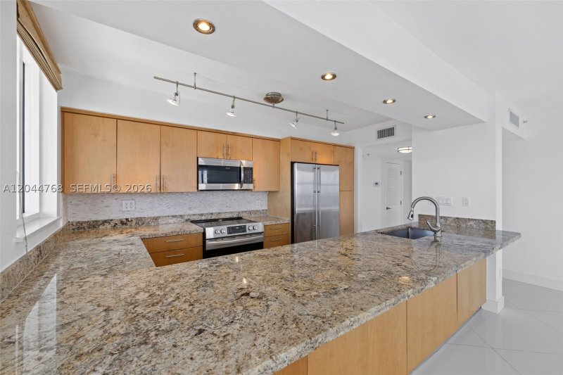 Apartment for rent at Floridian 2912