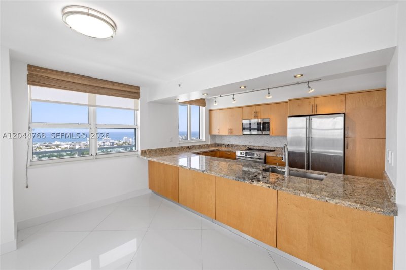 Apartment for rent at Floridian 2912