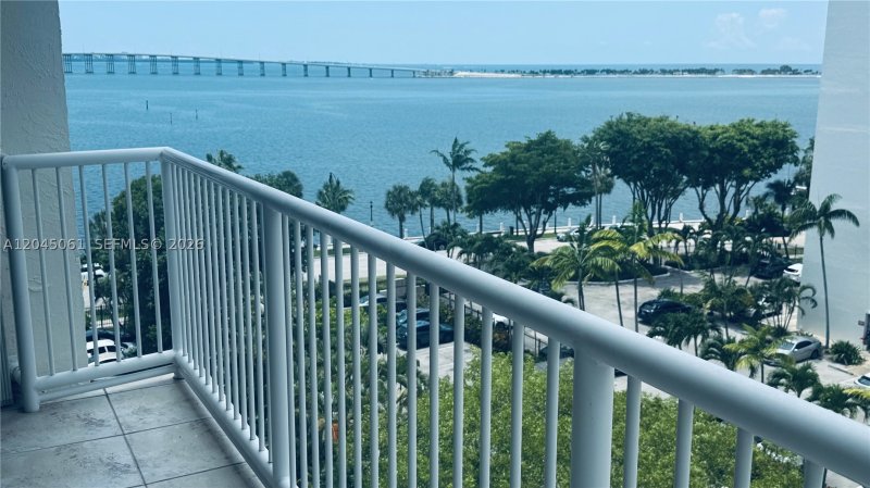 Apartment for rent at Brickell Shores 810