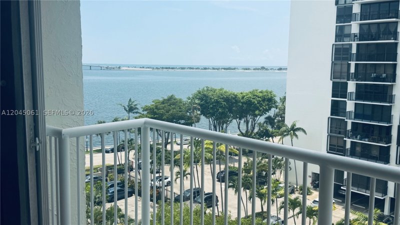 Apartment for rent at Brickell Shores 810
