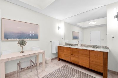 Continuum II North Apt #2702