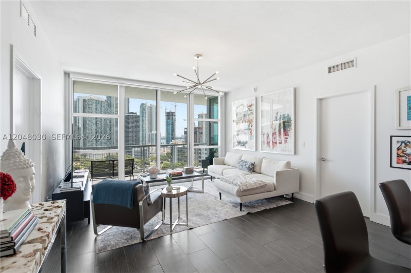 Condo for sale at Midtown Miami 4 H1704