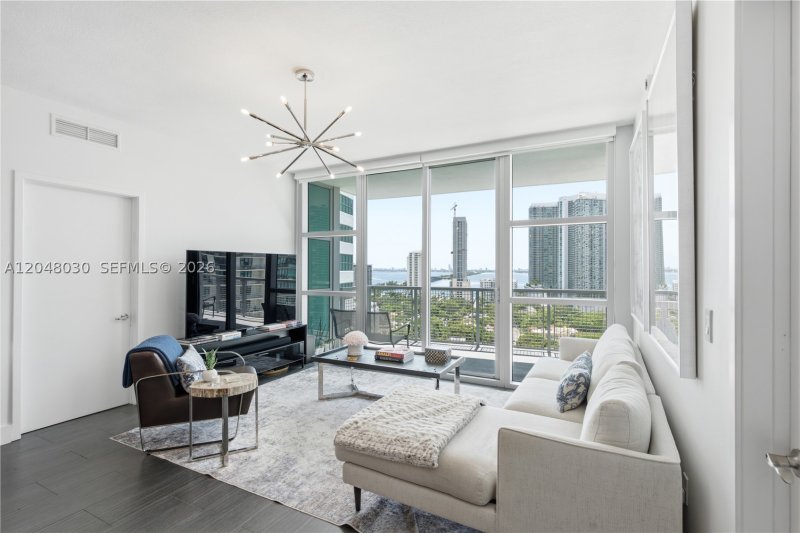 Condo for sale at Midtown Miami 4 H1704