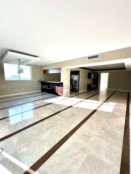 Apartment for rent at 1800 Club 2315