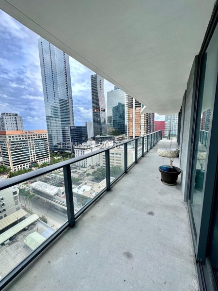 Apartment for rent at Dua Miami - SLS Brickell Condo 1605