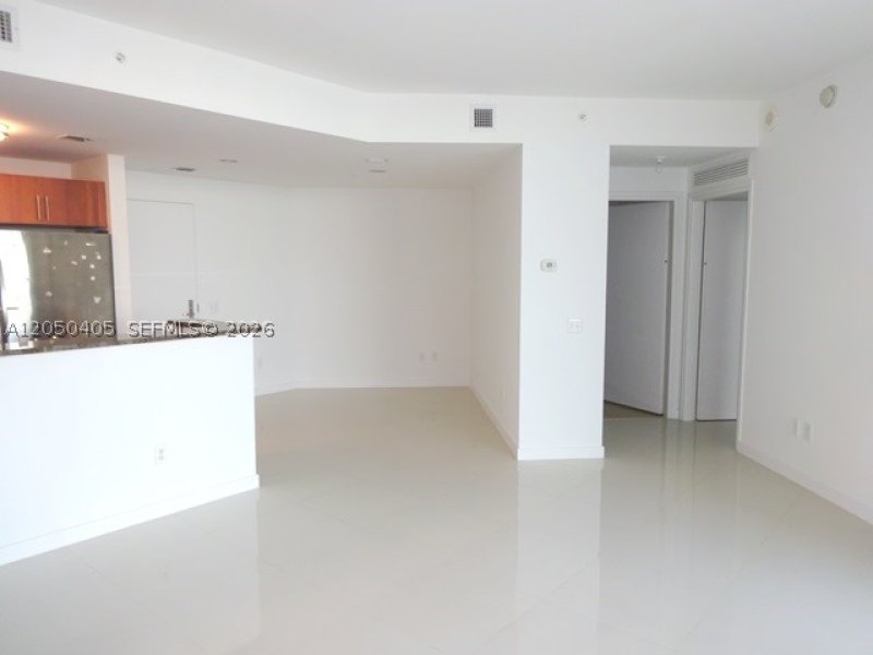 Apartment for rent at Met 1 T-3505