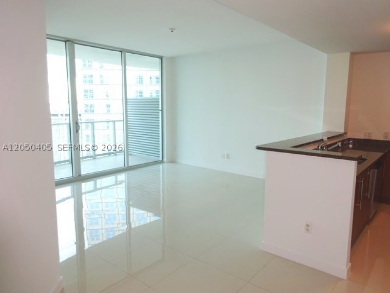 Apartment for rent at Met 1 T-3505