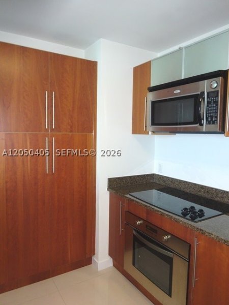 Apartment for rent at Met 1 T-3505