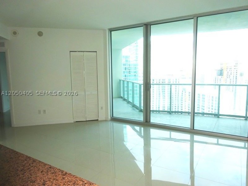 Apartment for rent at Met 1 T-3505
