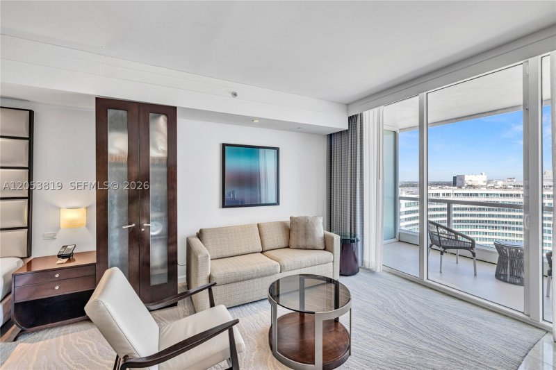 Condo for sale at Fontainebleau III 1706