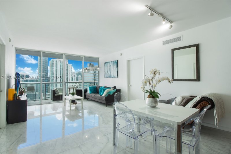 Condo for sale at Icon Brickell Tower II 3803